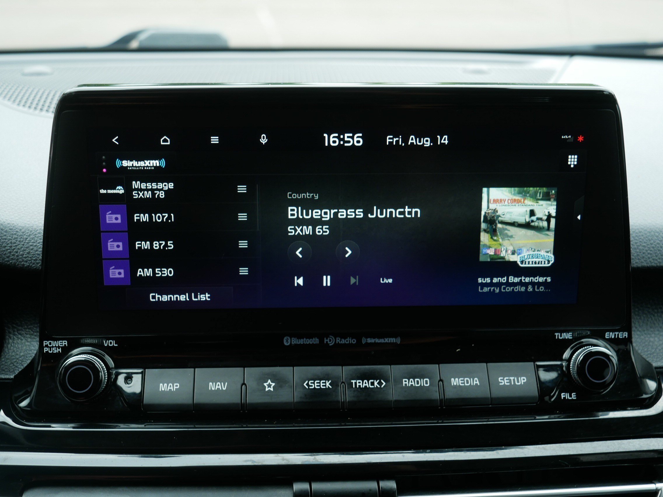 Used 2023 Snow White Pearl Kia EX image 22