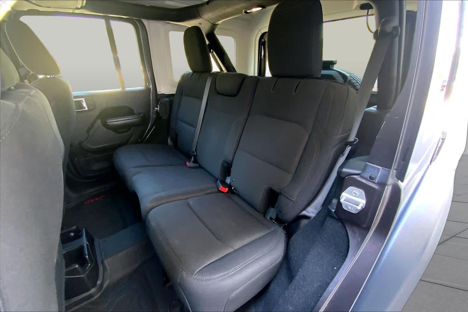 Used 2018 Granite Crystal Metallic Clearcoat Jeep Sport S image 20