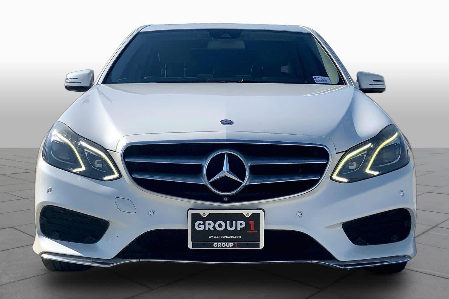 Used 2016 designo Diamond White Metallic Mercedes-Benz E 400 image 4