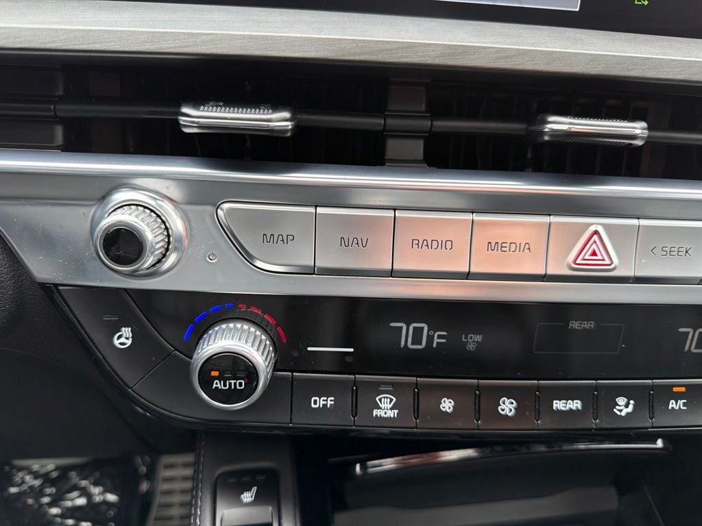 Used 2023 Wolf Gray Kia SX-Prestige X-Line image 33