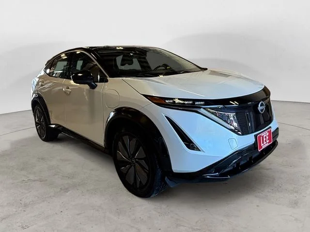 Certified Used 2023 Everest White Pearl Tricoat Black Diamond Pearl Nissan Engage image 7