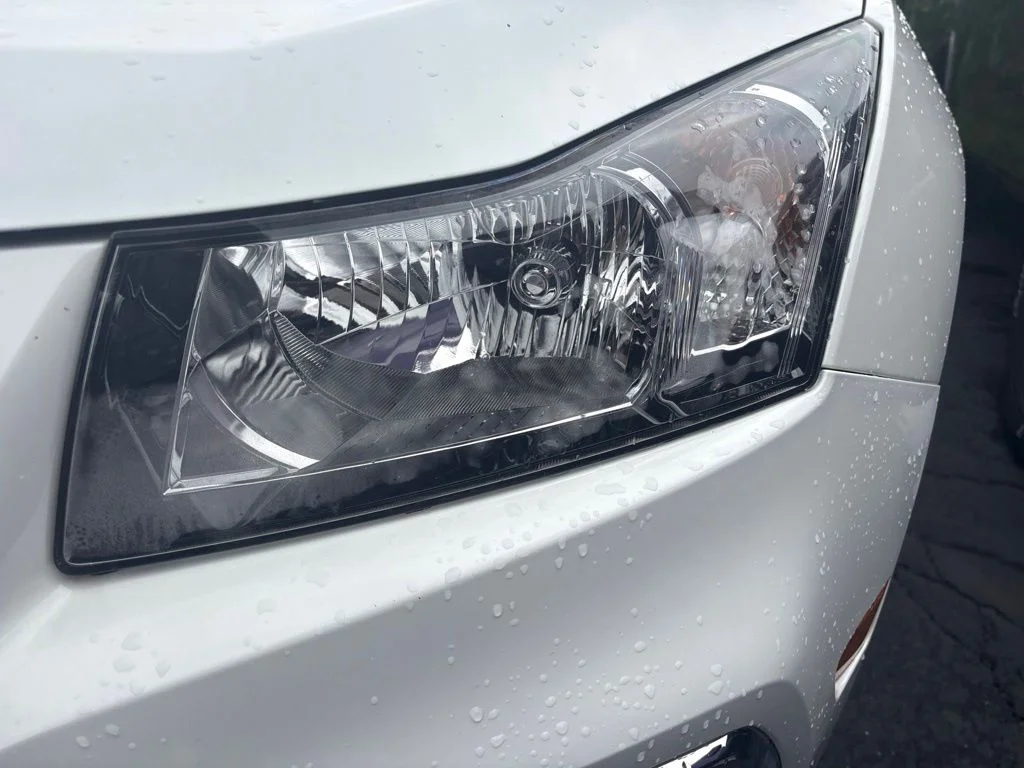 Used 2015 White Chevrolet 1LT image 25