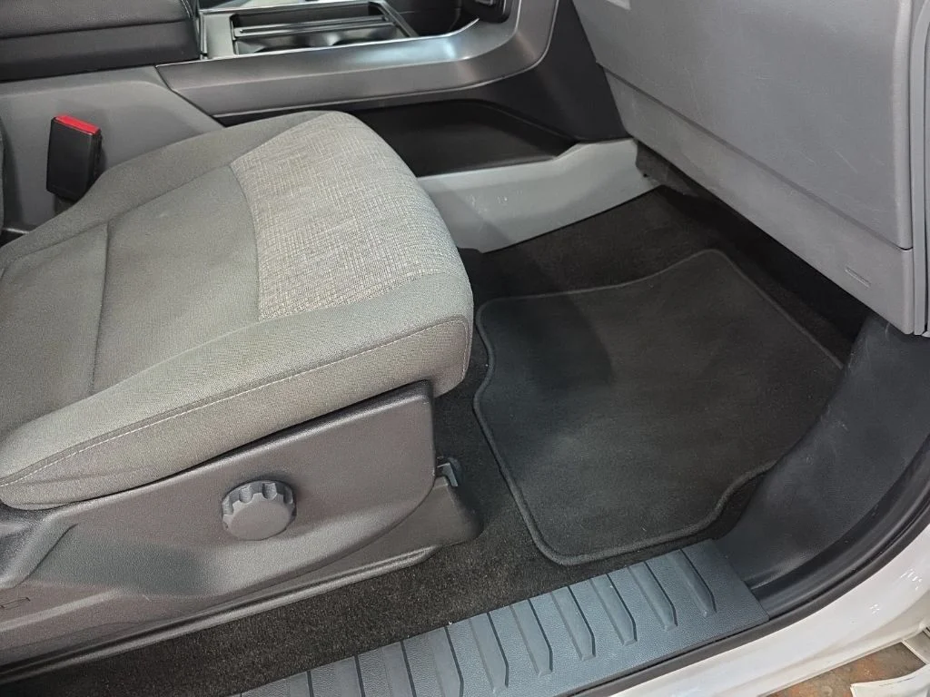 Used 2021 White Ford XLT image 13
