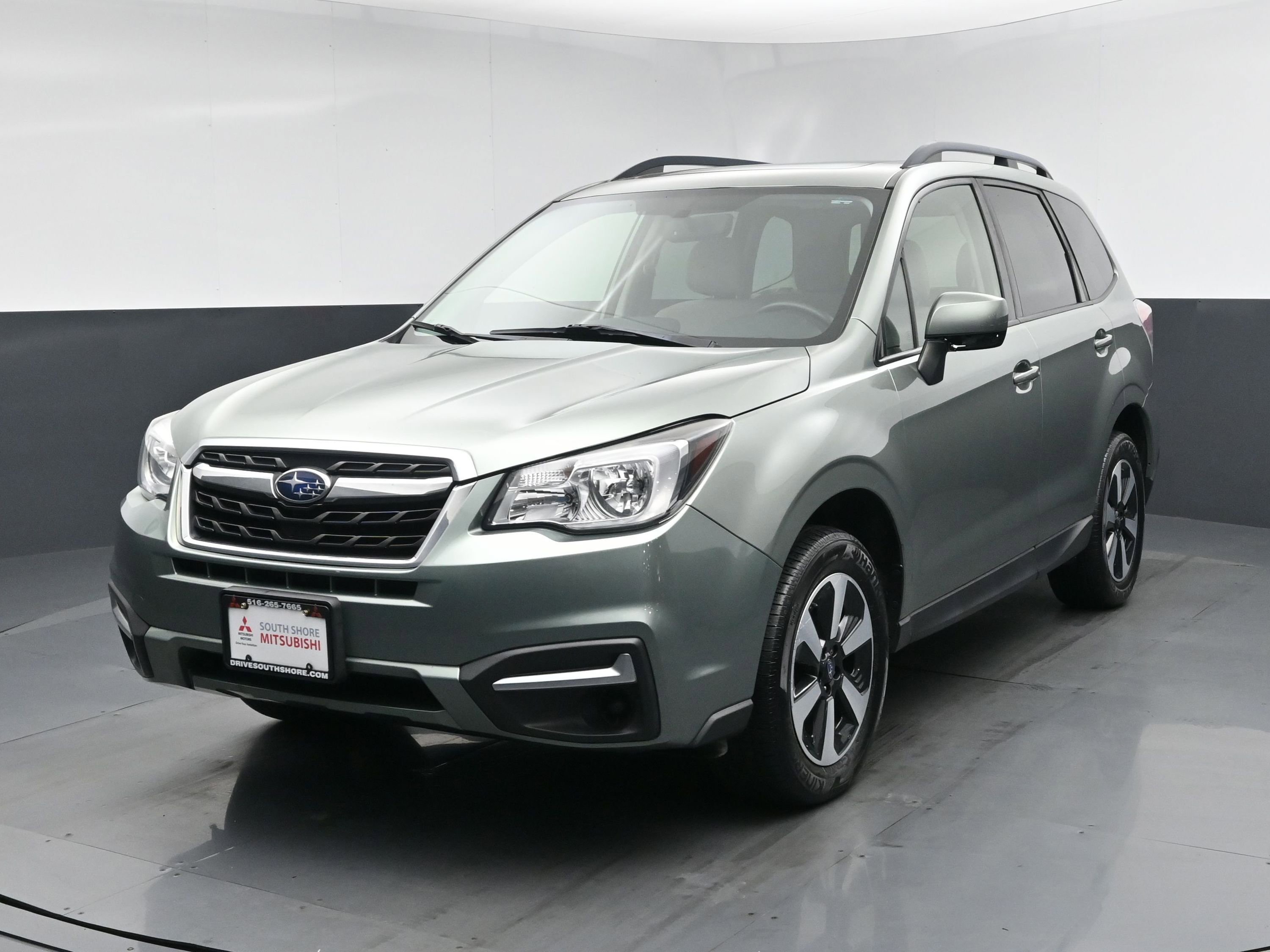 Used 2018 Jasmine Green Metallic Subaru Premium image 1