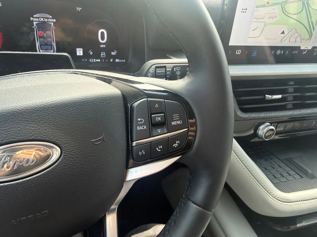 Used 2025 White Metallic Ford Platinum image 22