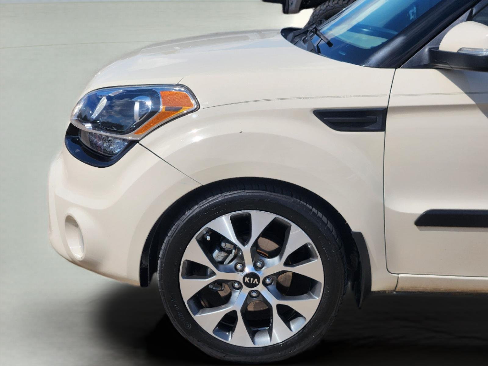 Used 2013 Dune Kia ! image 8