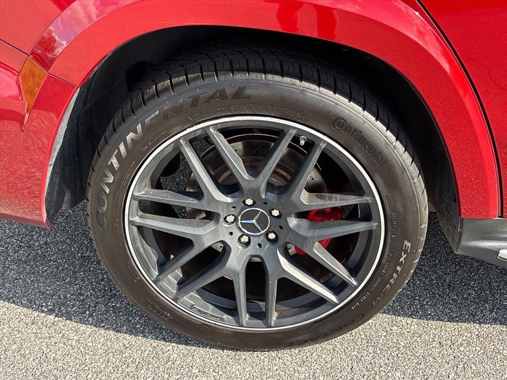 Used 2017 Red Mercedes-Benz 4MATIC® image 28