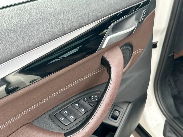 Used 2019 Alpine White BMW sDrive28i image 20
