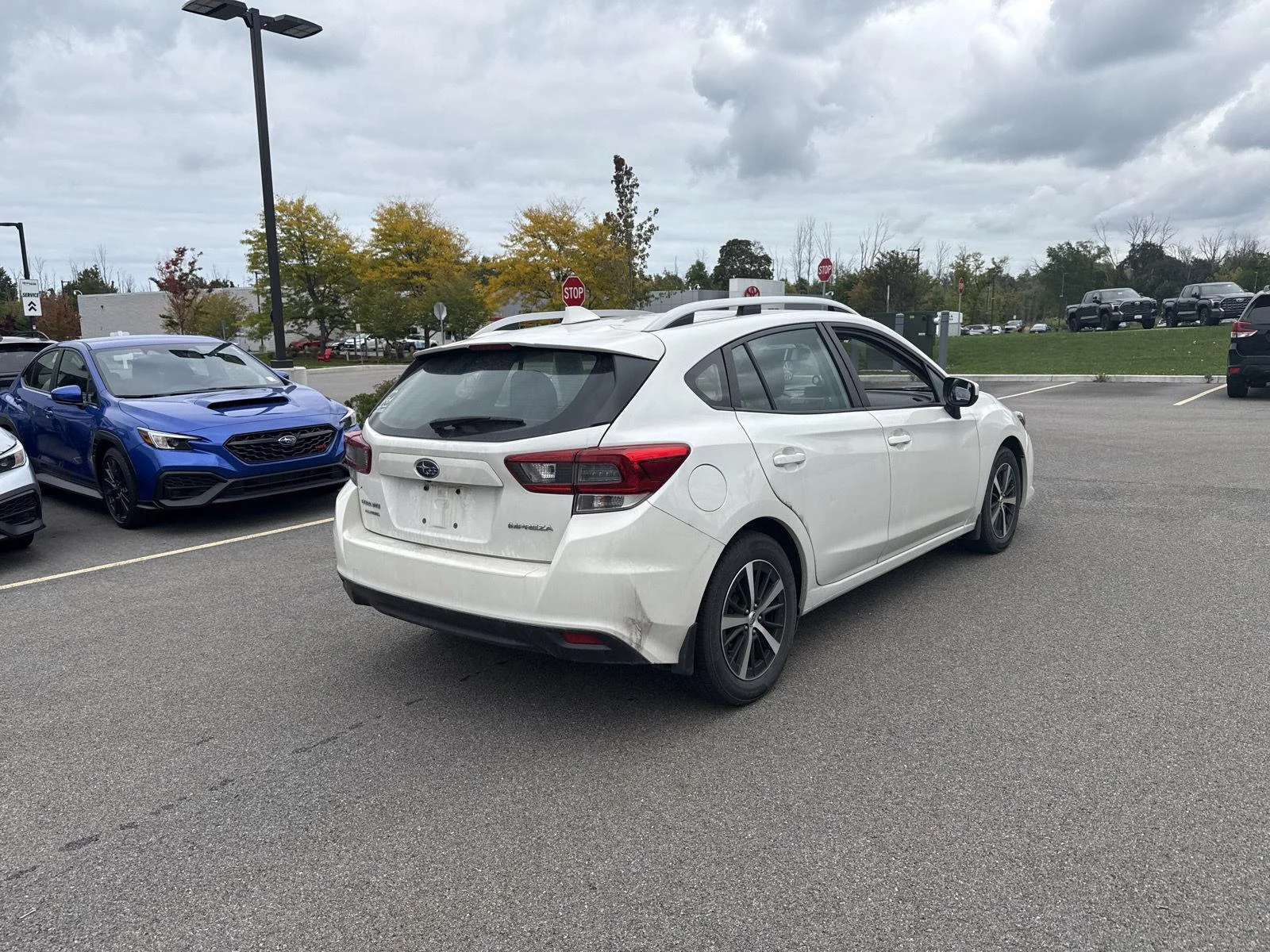Used 2022 Crystal White Pearl Subaru Premium image 4