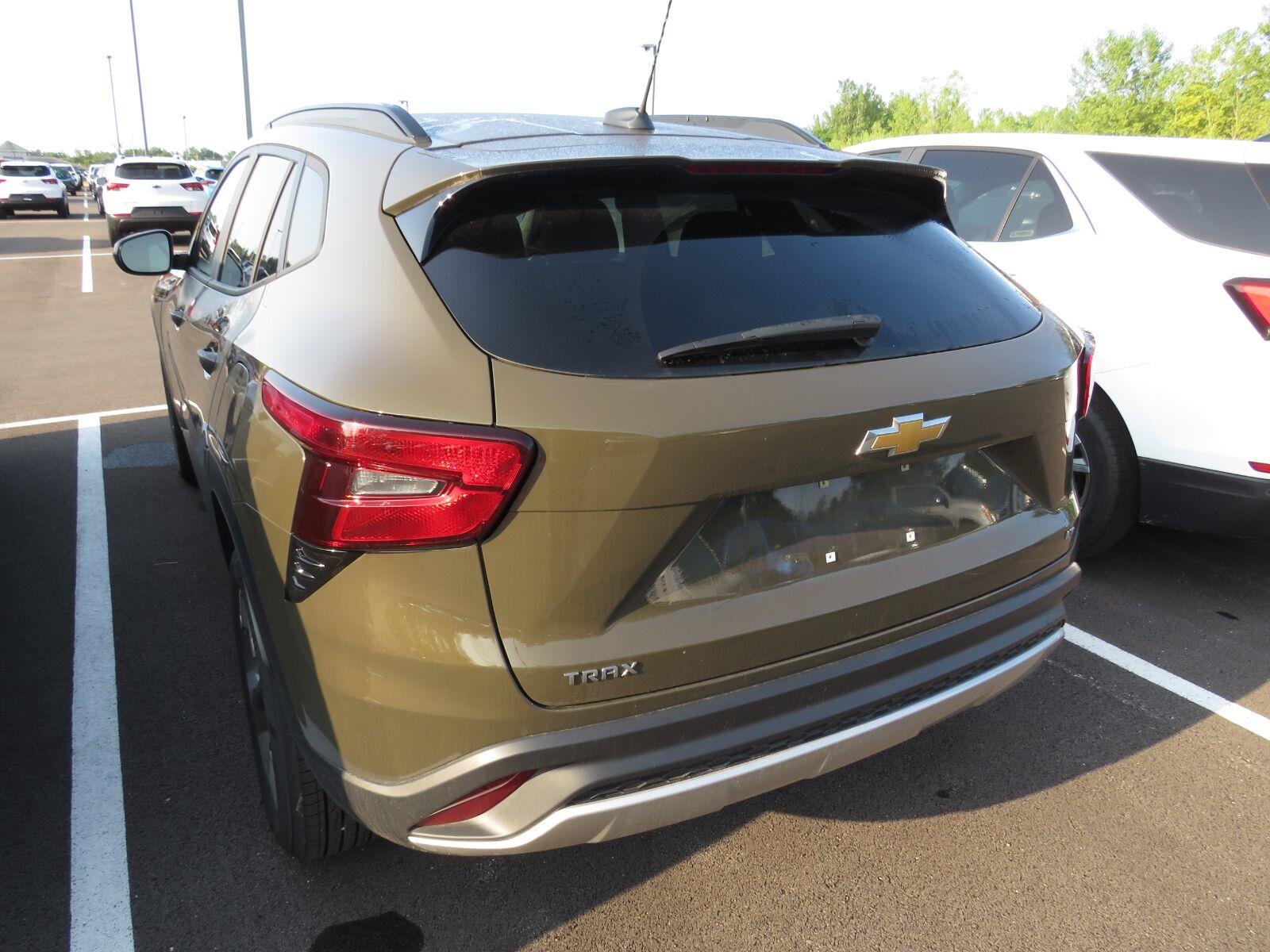 Used 2024 Harvest Bronze Metallic Chevrolet LT image 8