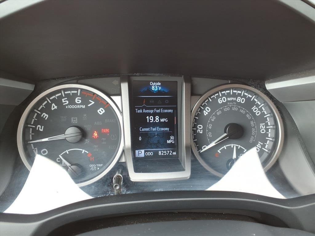 Used 2022 Midnight Black Metallic Toyota SR5 V6 image 20