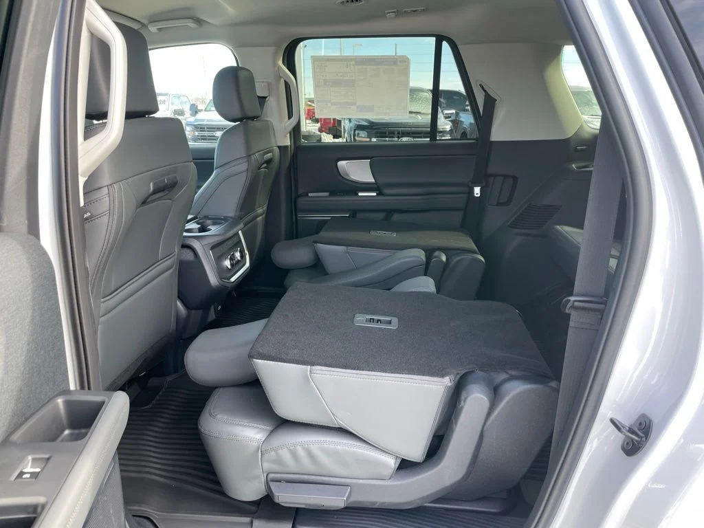 New 2026 Oxford White Ford MAX Active image 56
