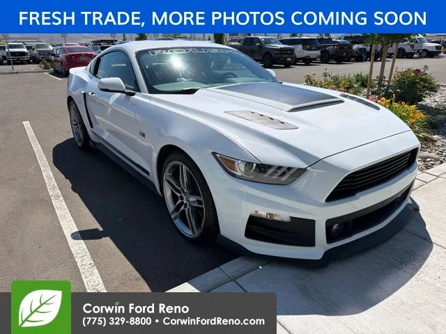 Used 2015 Oxford White Ford GT Premium image 1