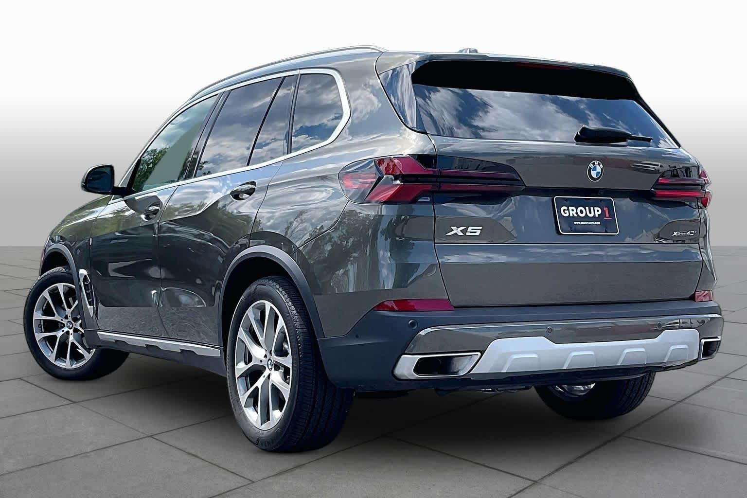 Used 2026 Manhattan Green Metallic BMW xDrive40i image 11