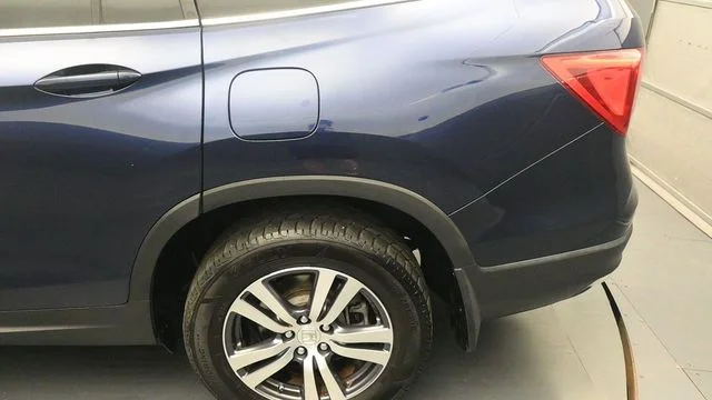 Used 2017 Blue Honda EX-L image 9