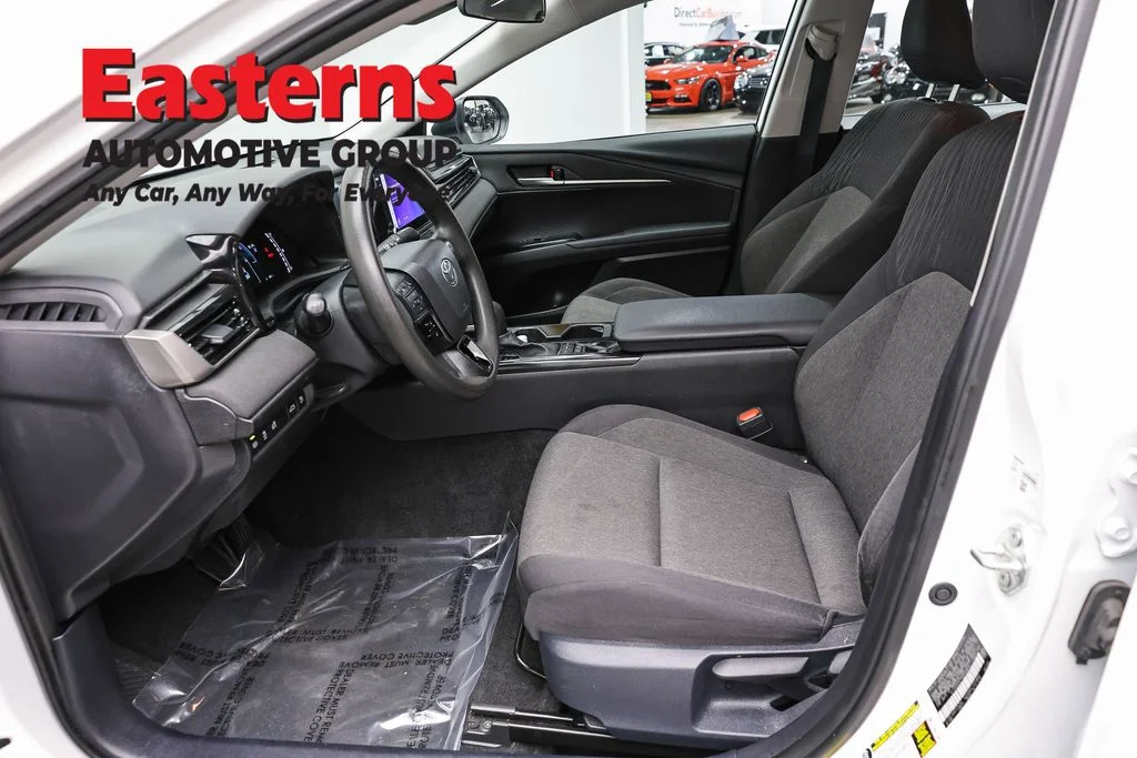 Used 2025 White Toyota LE image 13