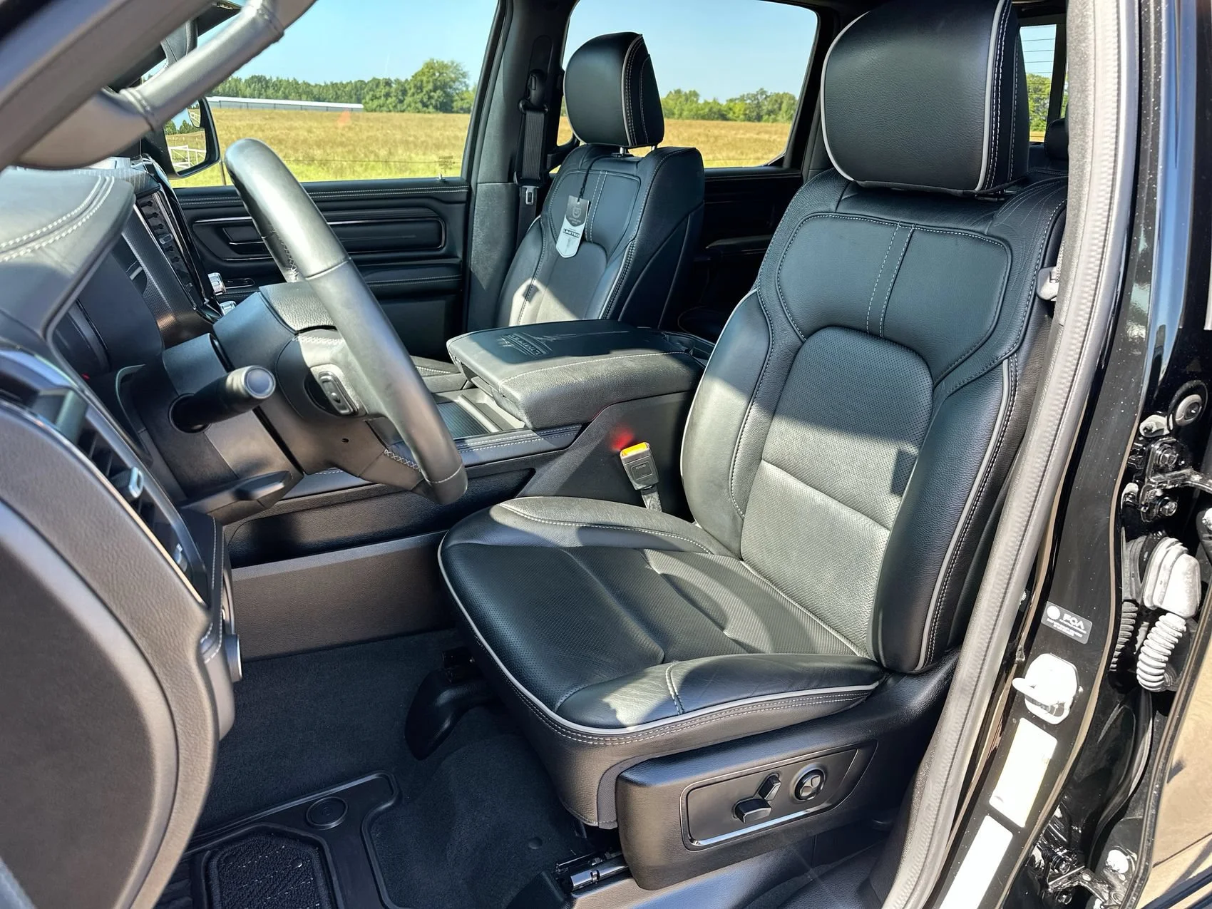 Used 2023 Diamond Black Crystal Pearlcoat Ram Limited image 11