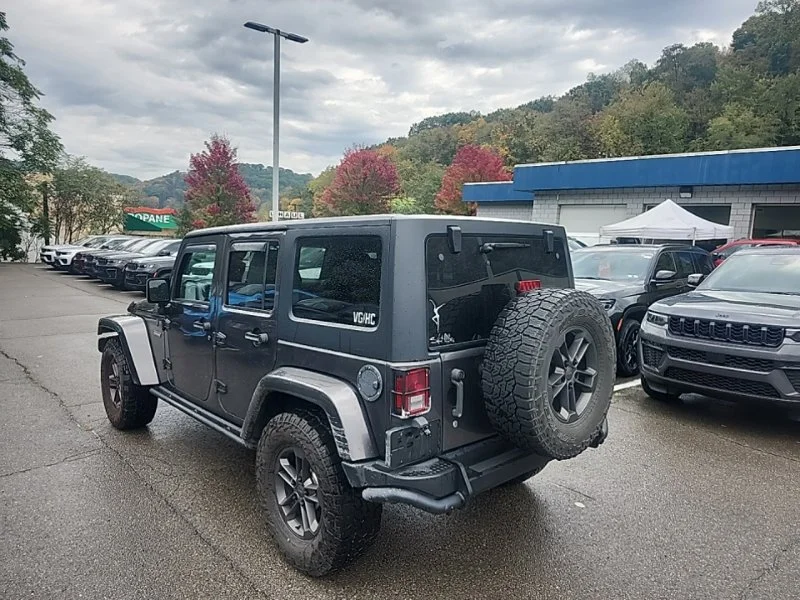 Used 2018 Gray Jeep Unlimited Sport image 5