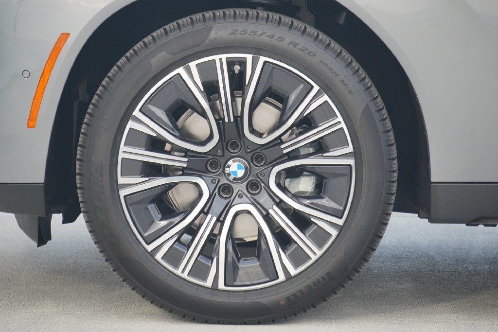 Certified Used 2026 Gray Metallic BMW 30 xDrive image 5
