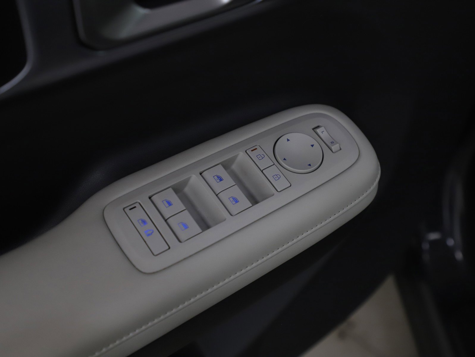 2025 Hyundai Santa Fe SEL - Photo 22