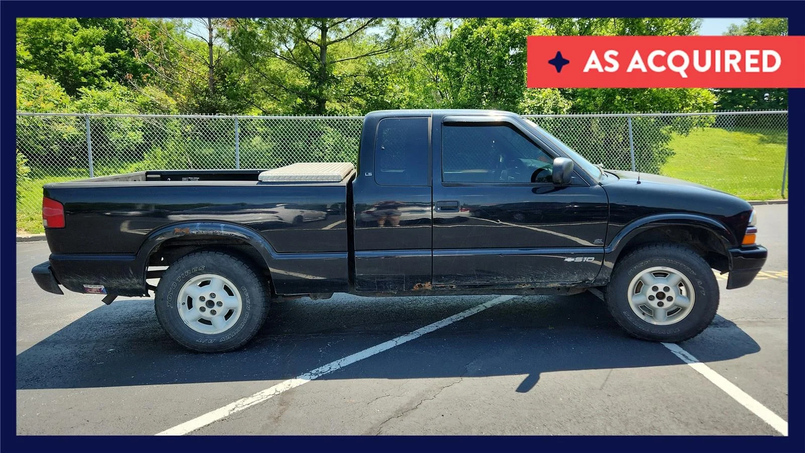 2001 Chevrolet S10 4WD Extended Cab LS w/3rd Door's photo