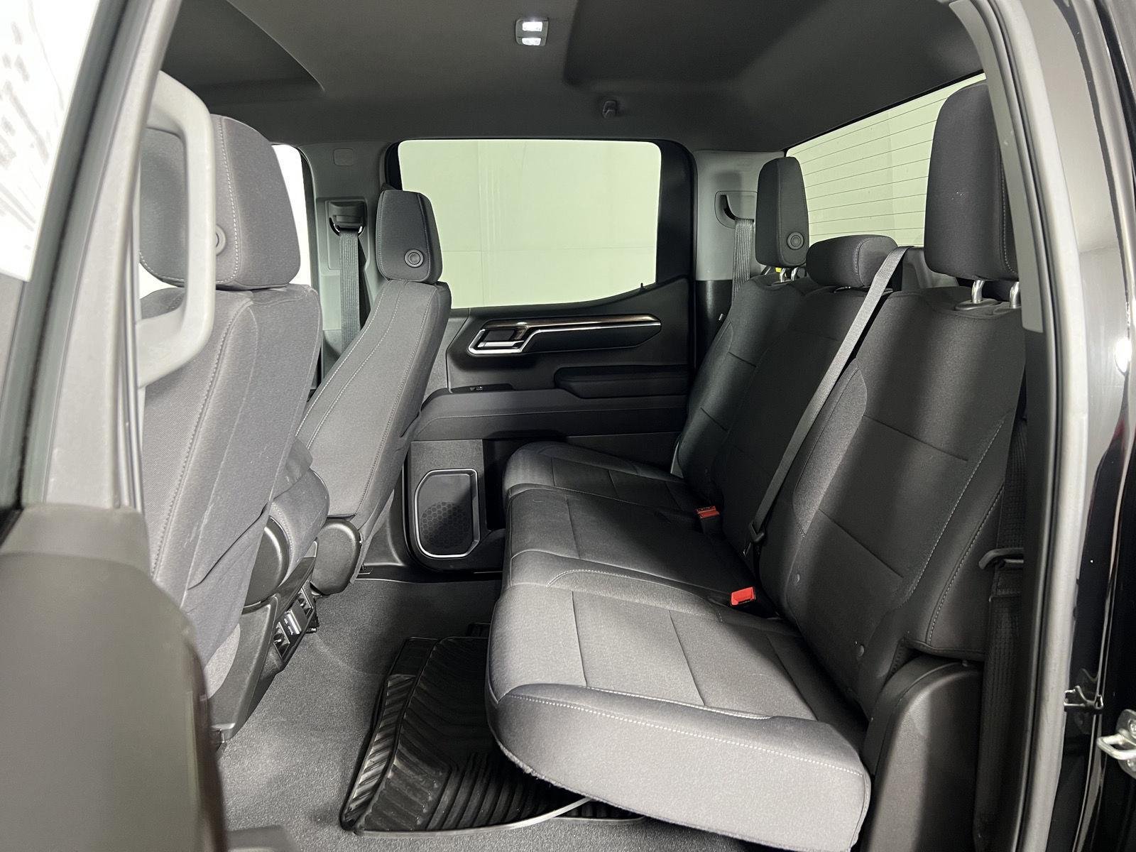 Used 2025 Black Chevrolet LT (2FL) image 18