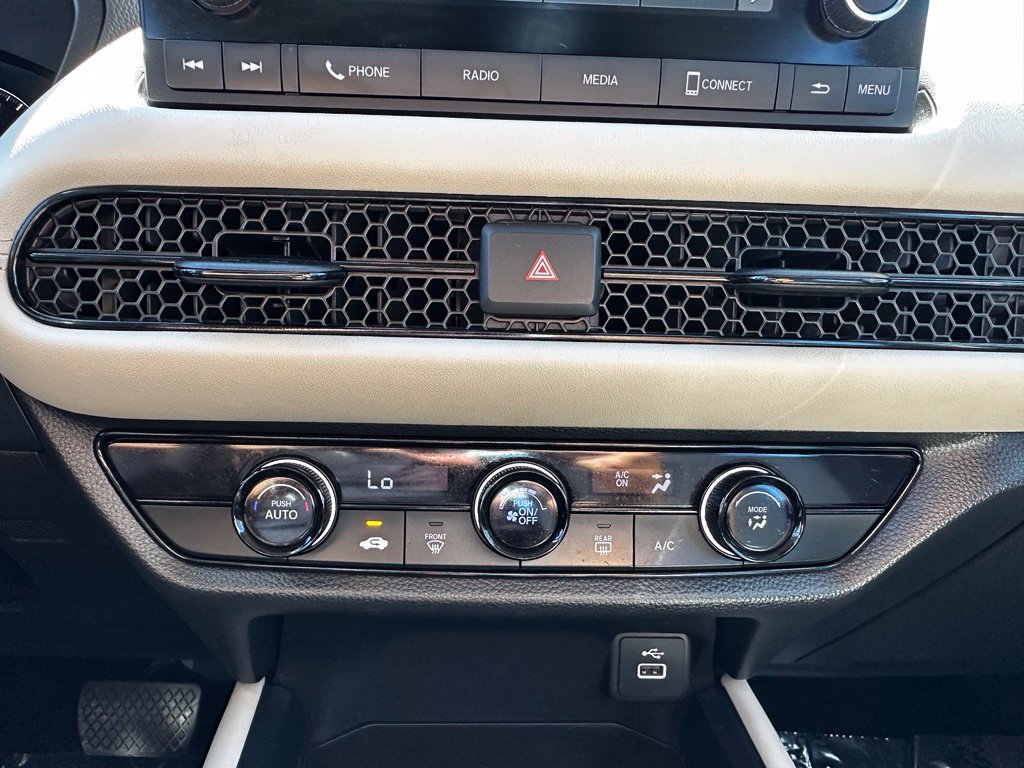 Used 2024  Honda LX image 30
