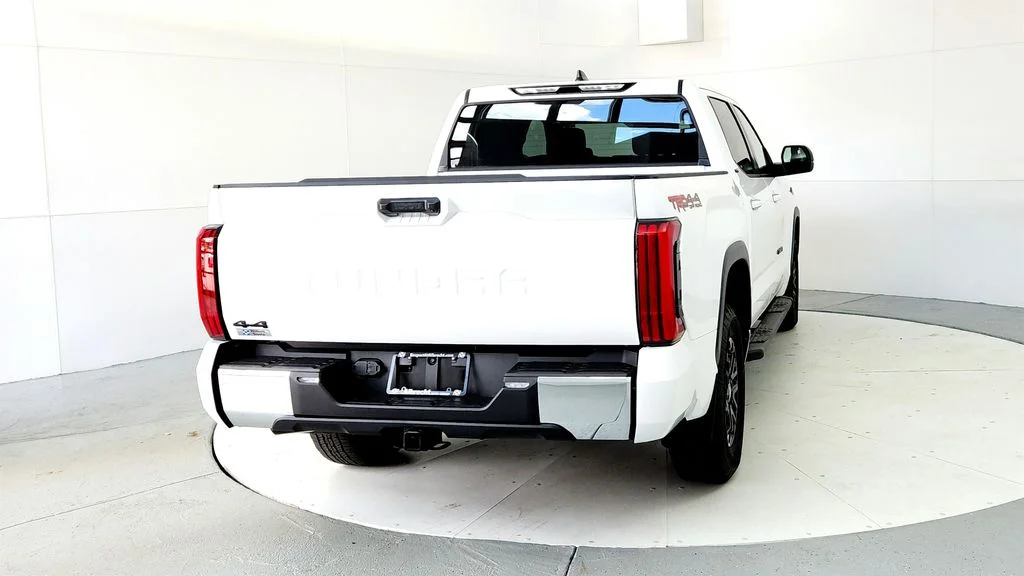 New 2026 Ice Cap Toyota SR5 image 5
