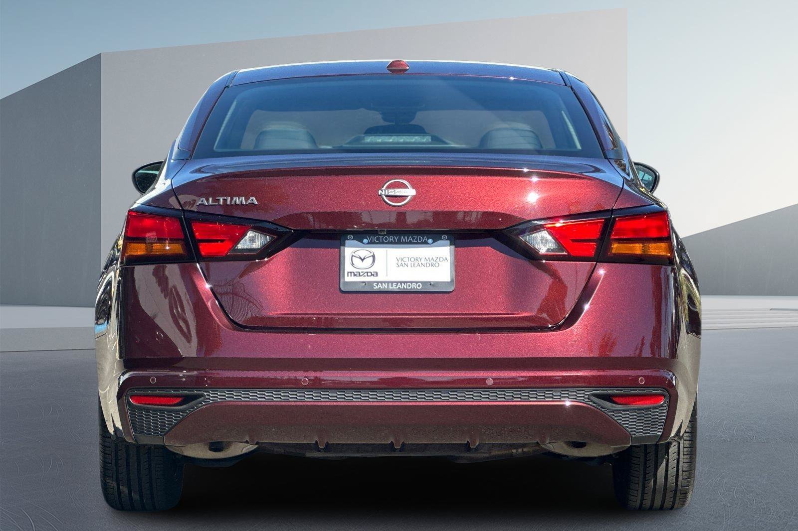Used 2025  Nissan 2.5 SV image 5