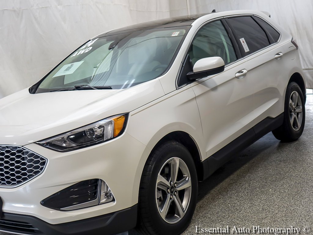 Certified Used 2024 White Metallic Ford SEL image 4