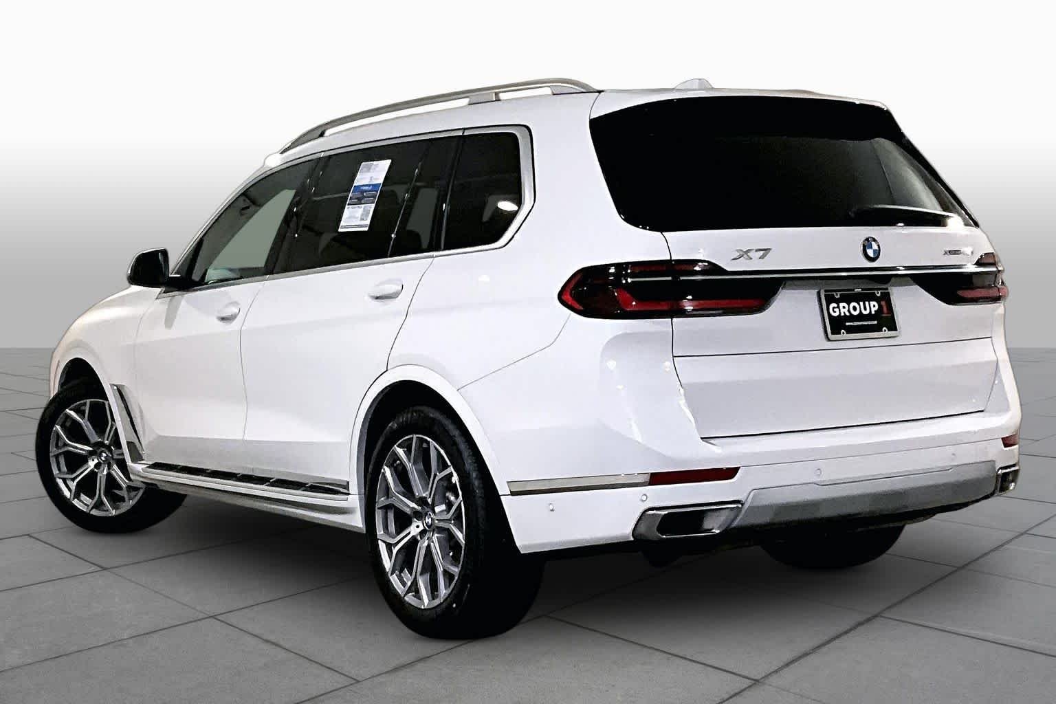 Used 2026  BMW xDrive40i image 11