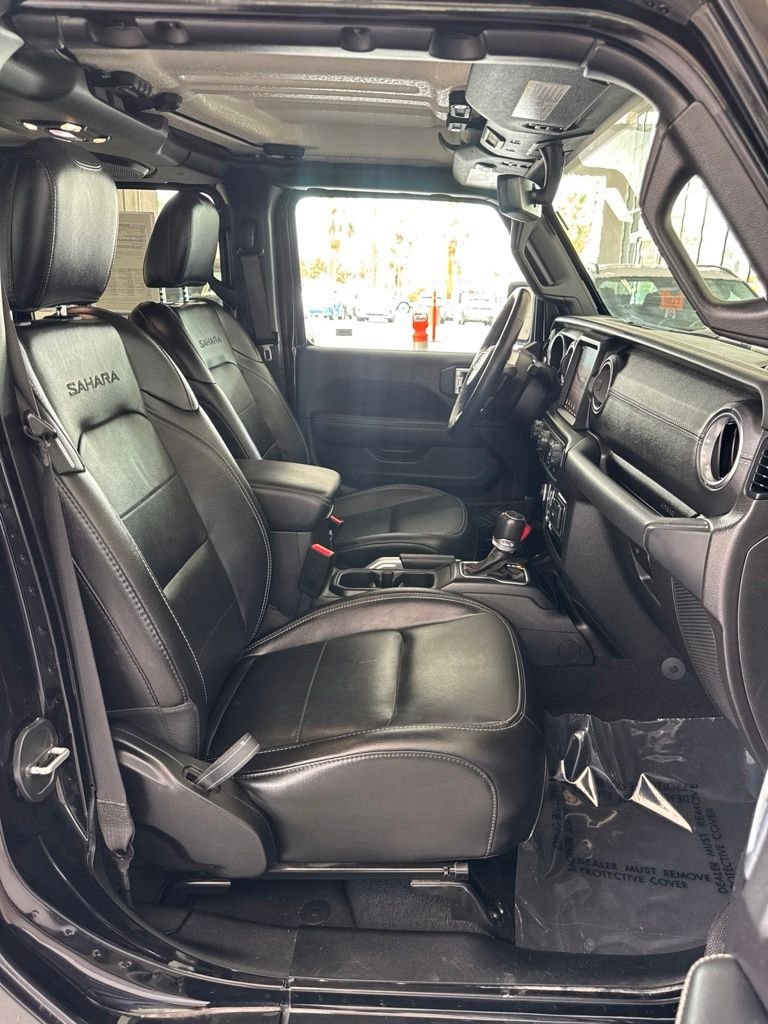 Used 2019 Black Jeep Unlimited Sahara image 8