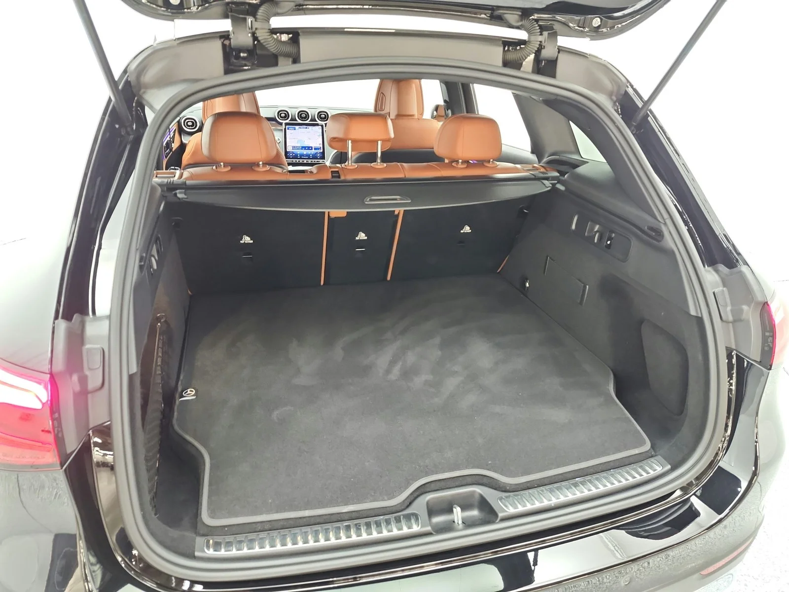 Used 2025 Black Mercedes-Benz GLC 350e 4MATIC® SUV image 21