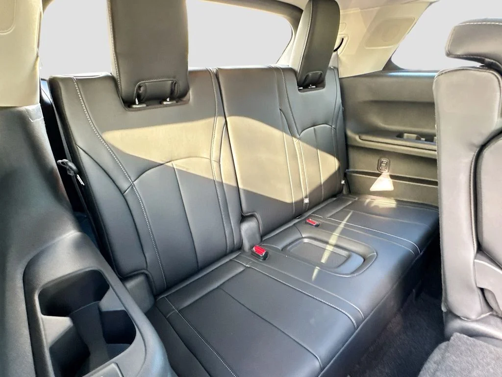 Certified Used 2026 Silver INFINITI LUXE image 30