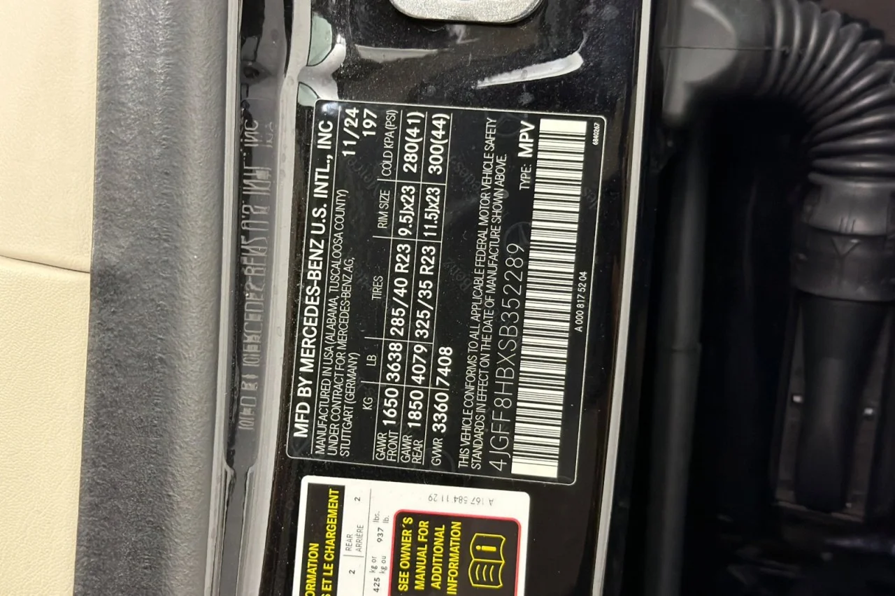 Certified Used 2025 Obsidian Black Metallic Mercedes-Benz Maybach GLS 600 image 29