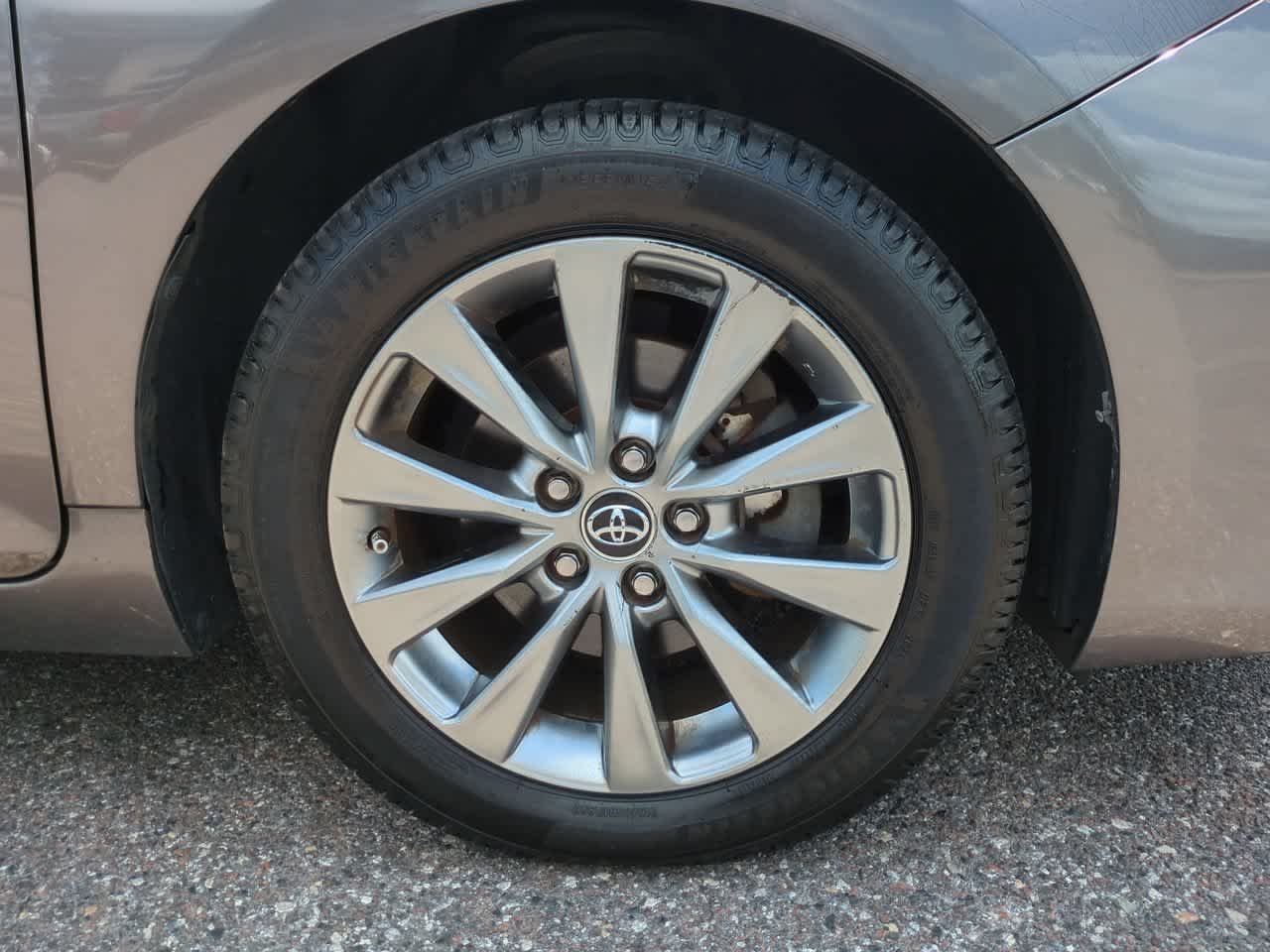 Used 2015 Predawn Gray Mica Toyota XLE image 11
