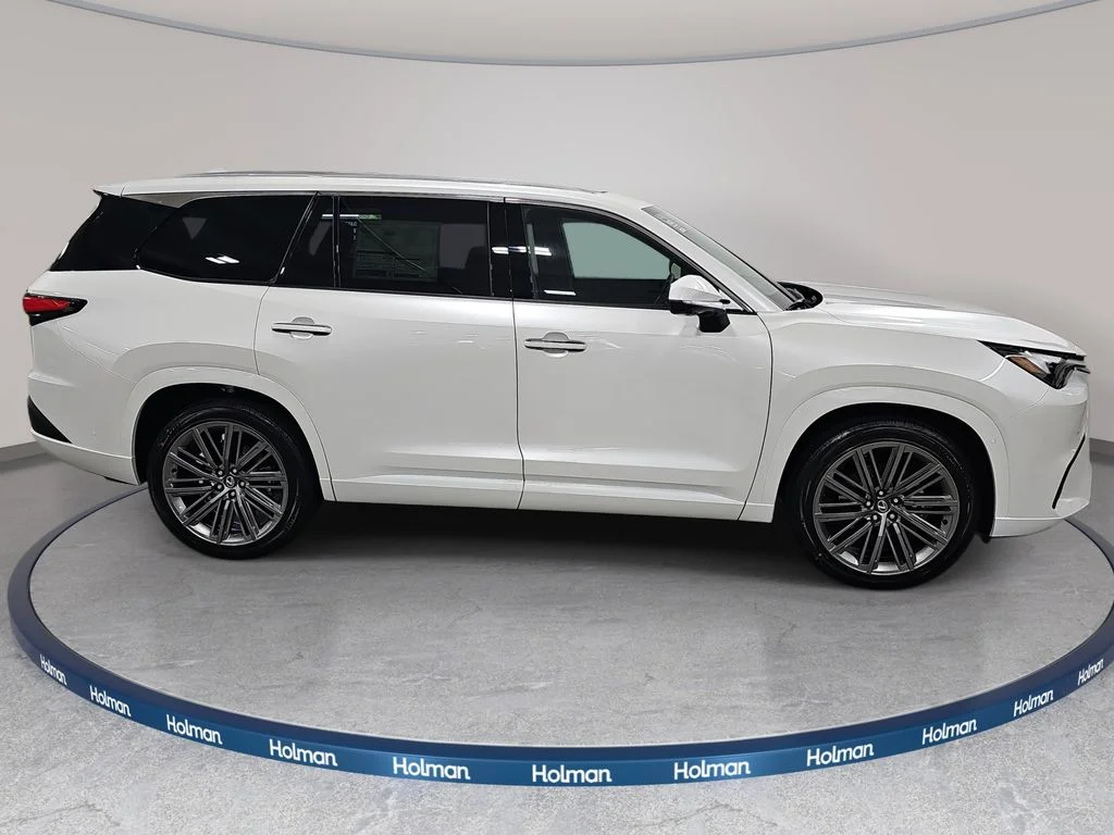 New 2026 Wind Chill Pearl Lexus LUXURY AWD image 4