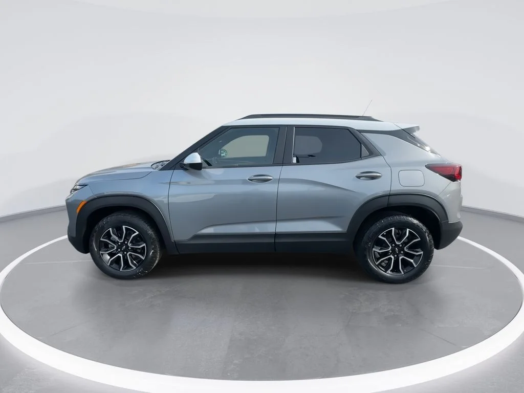 Used 2025 Gray Chevrolet ACTIV image 5