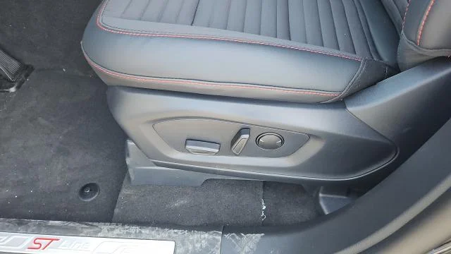 New 2026 Agate Black Metallic Ford ST-Line RWD image 24