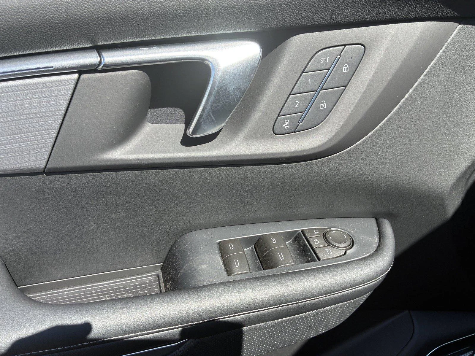 New 2027 Summit White Buick Preferred image 19