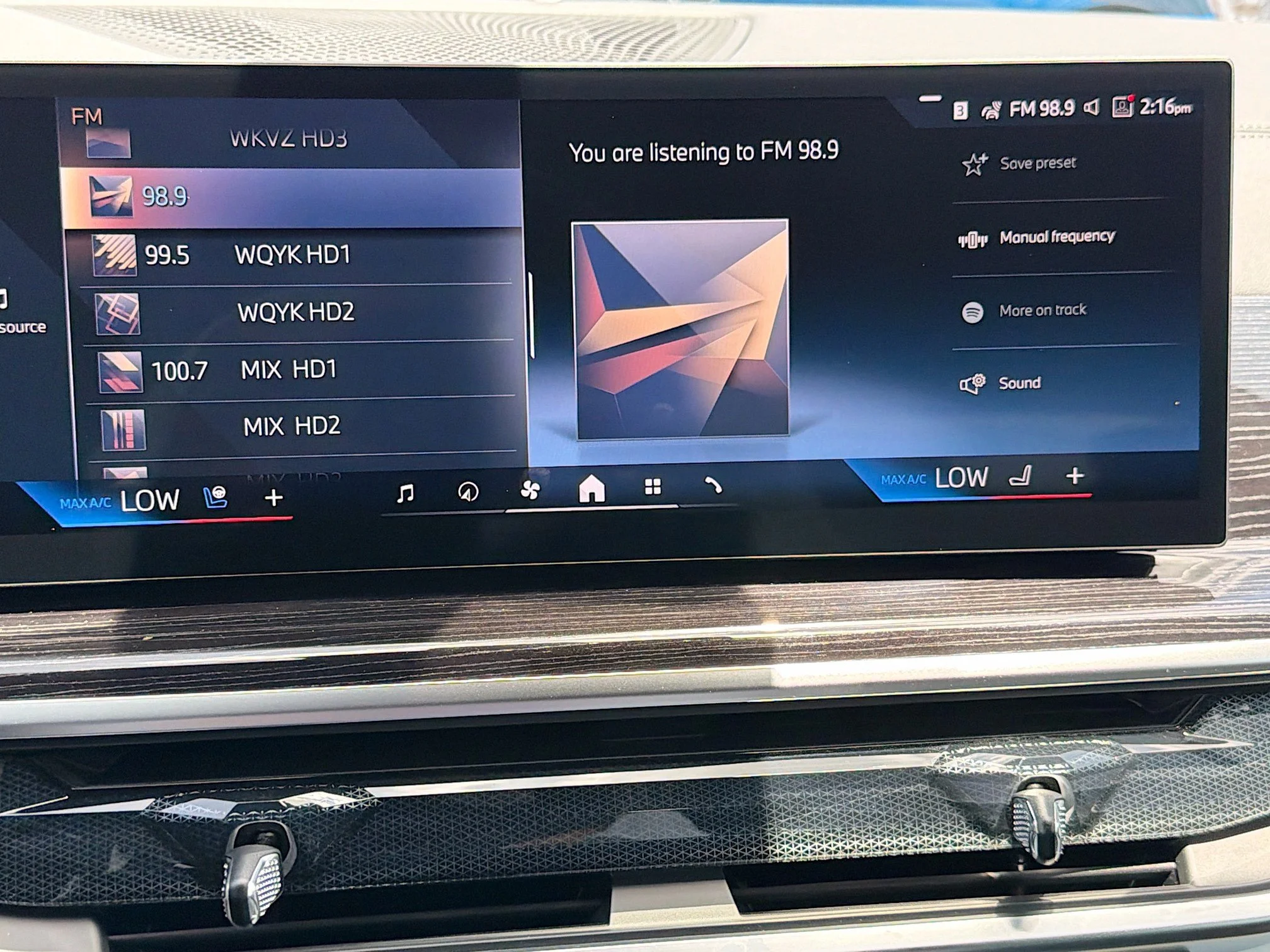 New 2026 Black Sapphire Metallic BMW xDrive40i image 32
