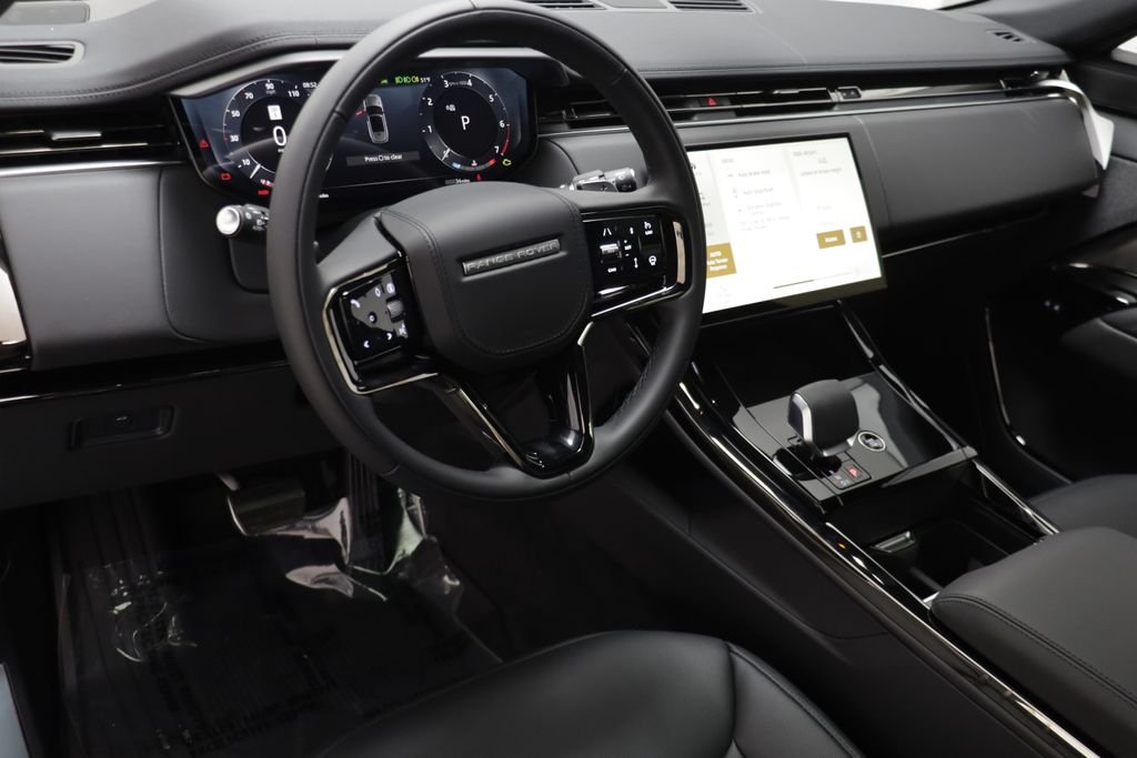 New 2026 Santorini Black LAND ROVER Dynamic SE image 7