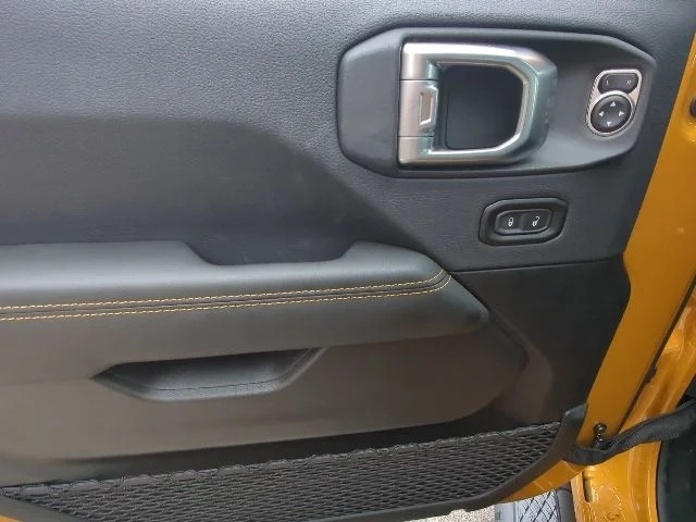 New 2026 Goldilocks Exterior Paint Jeep Sahara image 12