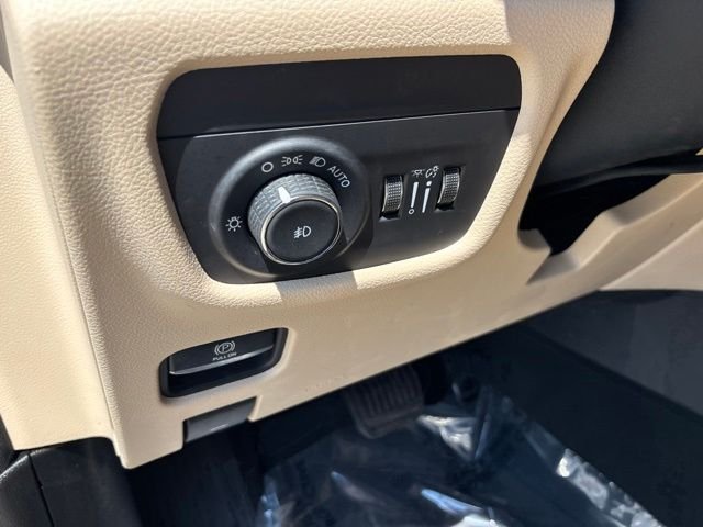 Used 2023 Black Jeep Limited image 17