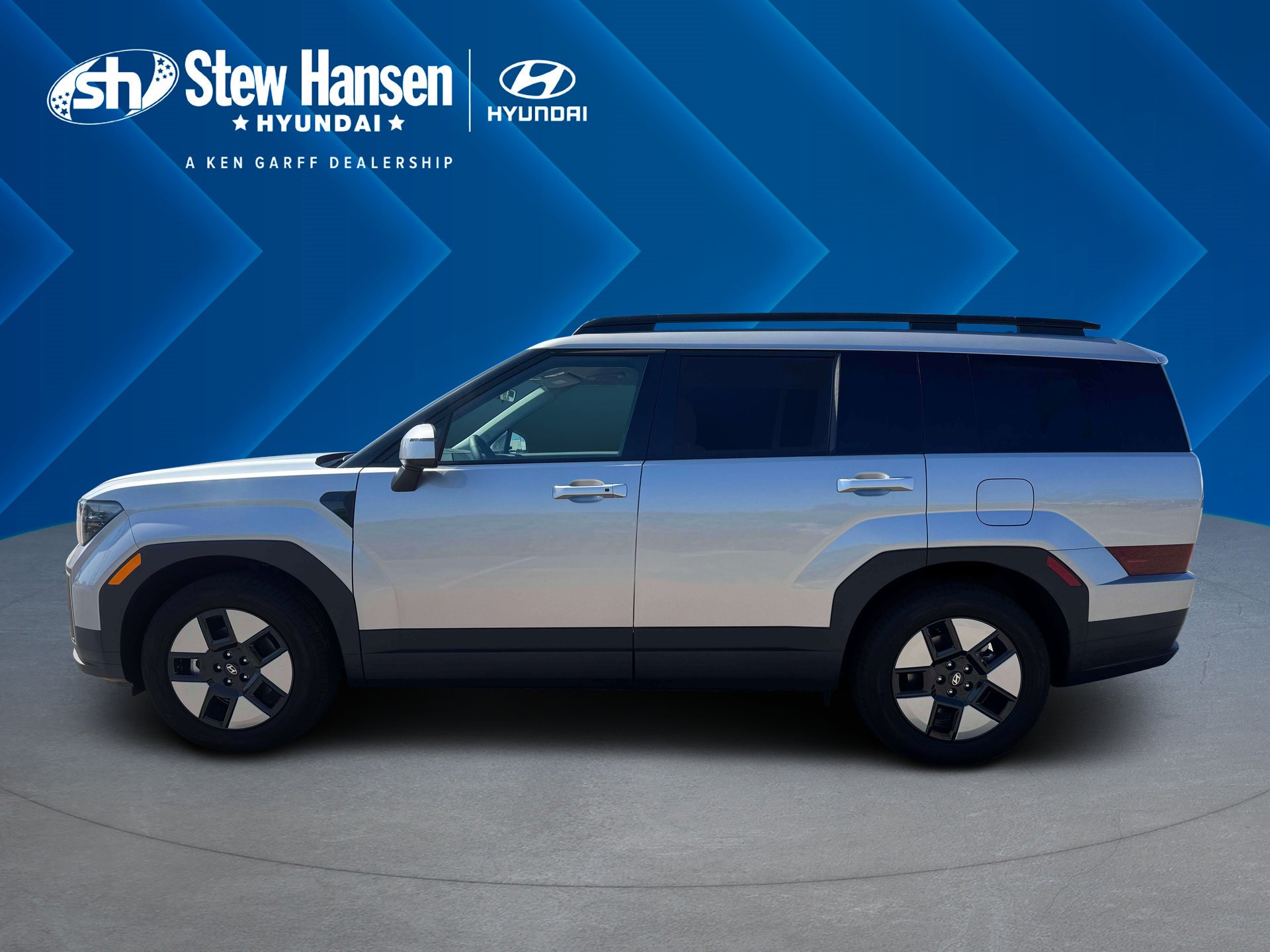 New 2027 Shimmering Silver Hyundai SEL image 3