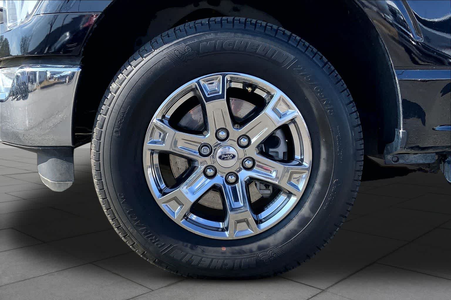 Used 2022 Agate Black Metallic Ford XLT image 15