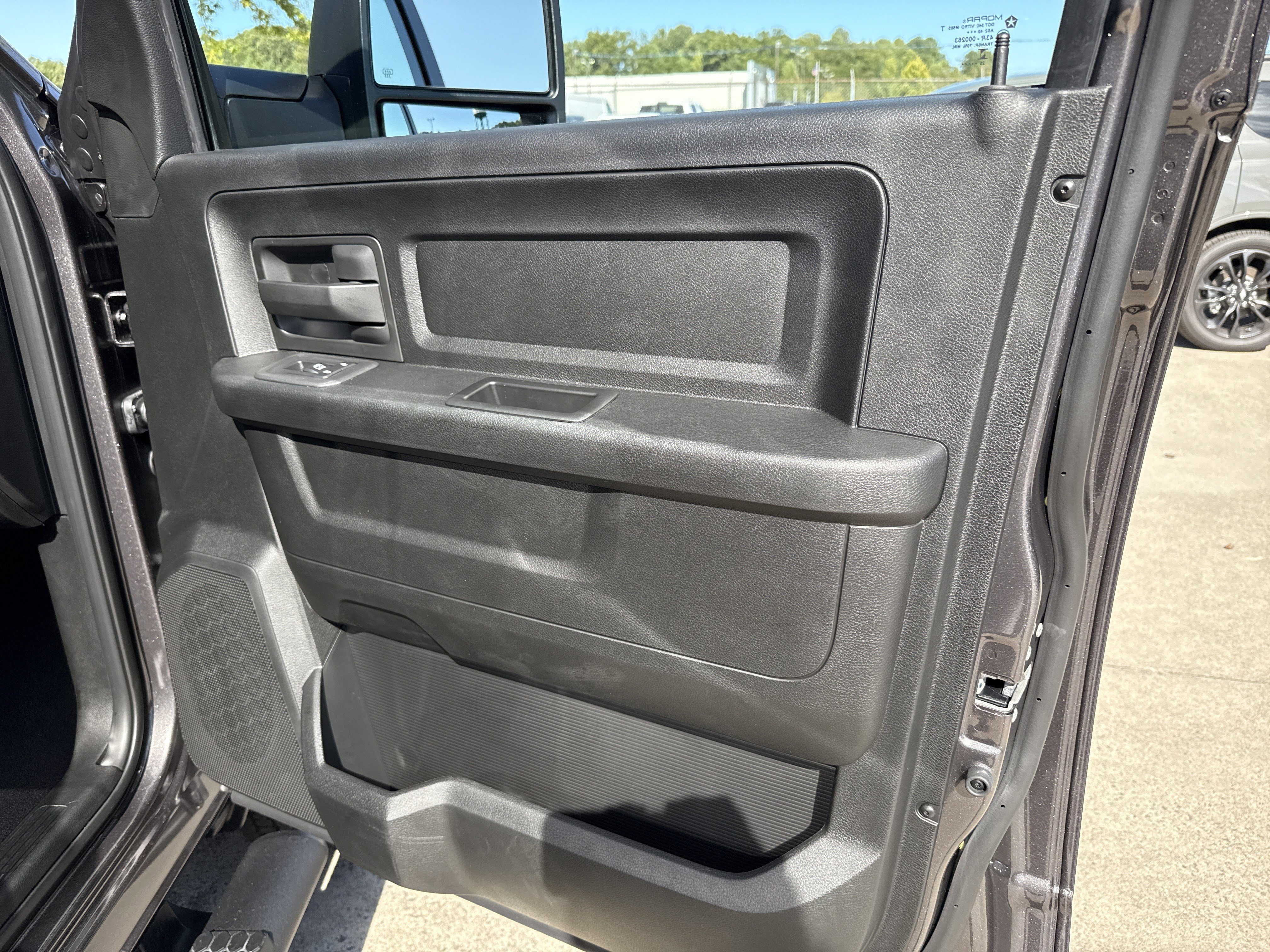 New 2026 Granite Crystal Metallic Clearcoat RAM Tradesman image 15