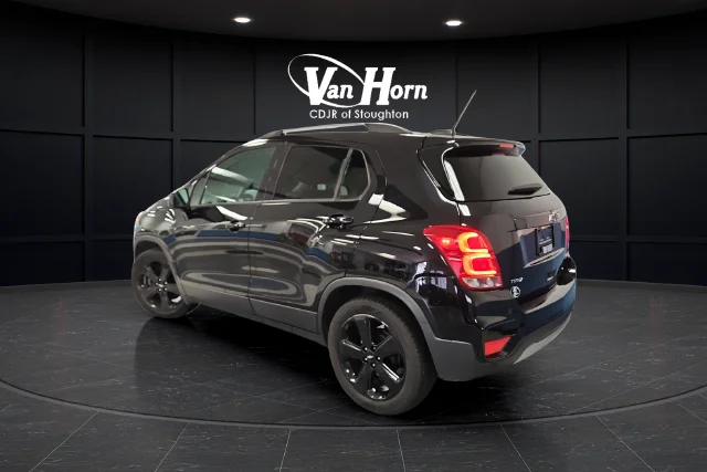 Used 2018 Black Metallic Chevrolet Premier image 5