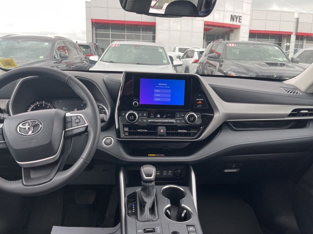 Used 2026  Toyota XLE image 12