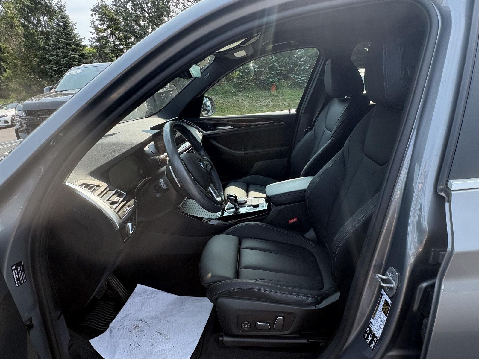 Used 2024 Skyscraper Grey Metallic BMW xDrive30i image 7